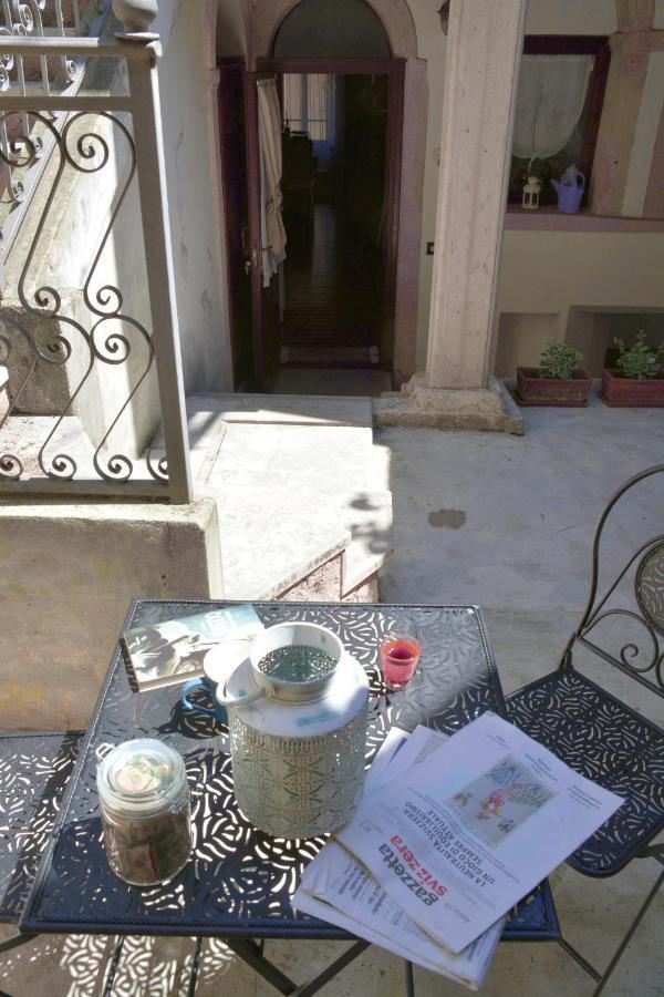 Appartement Accogliente Locale Con Terrazzo In Centro Storico à Vittorio Veneto Extérieur photo
